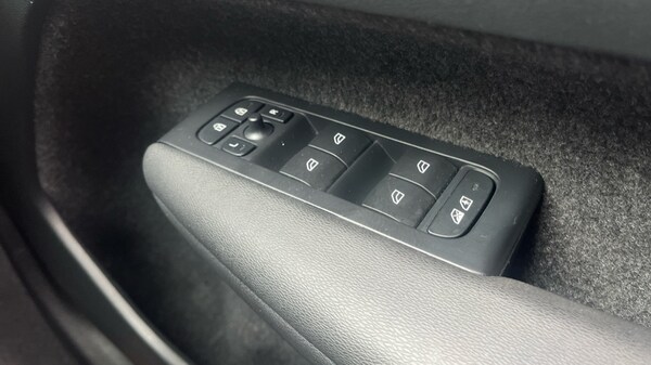 Used Volvo XC40 2023 for sale - 75526696: Photo 20