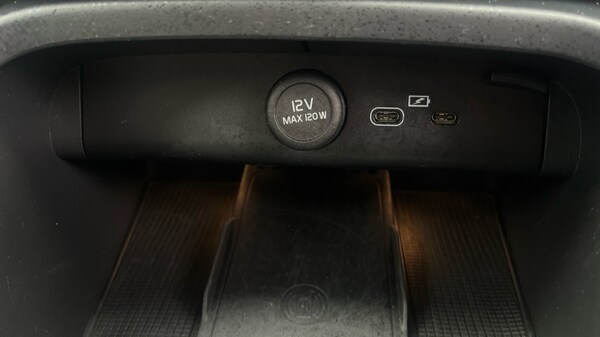 Used Volvo XC40 2023 for sale - 75526696: Photo 24