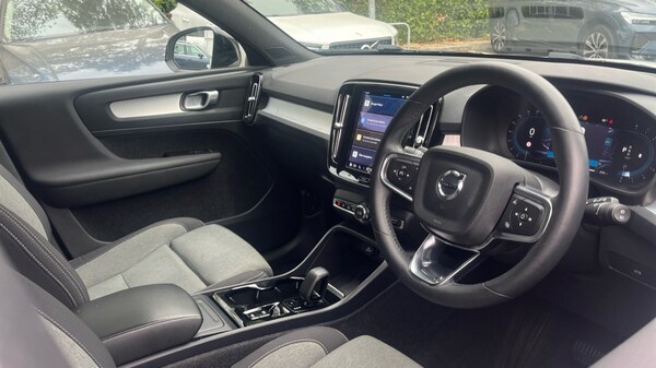 Used Volvo XC40 2023 for sale - 75526696: Photo 4