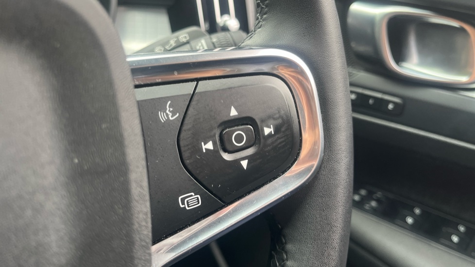 Used Volvo XC40 2023 for sale - 76609640: Photo 15