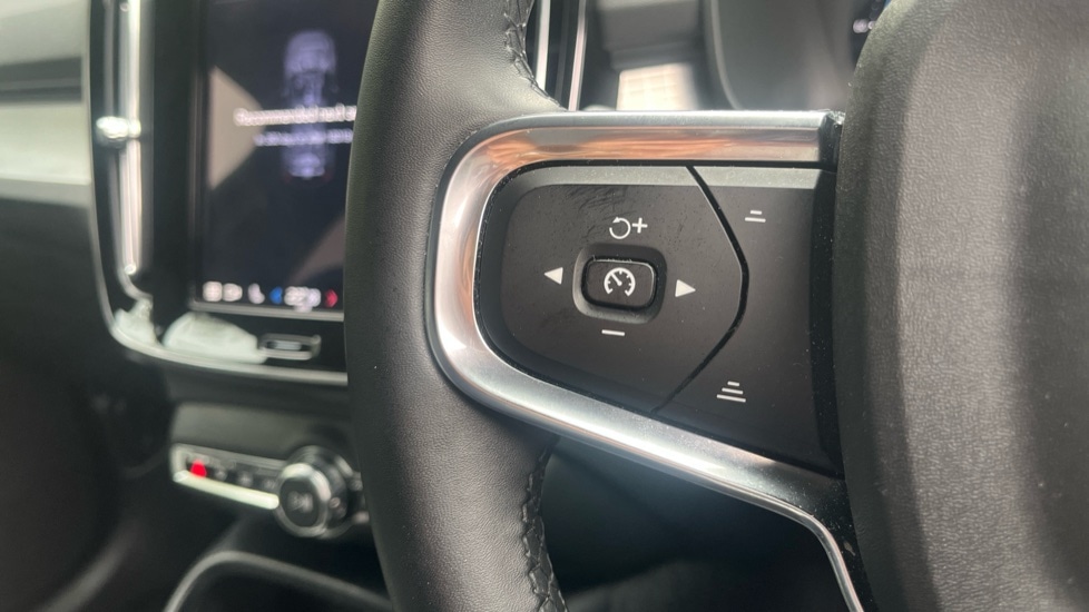 Used Volvo XC40 2023 for sale - 76609640: Photo 16