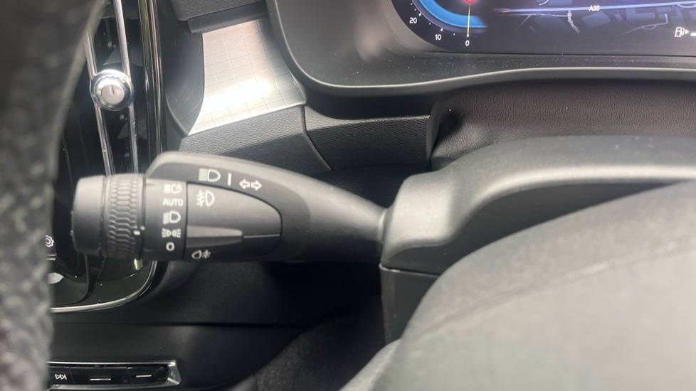 Used Volvo XC40 2023 for sale - 76609640: Photo 18