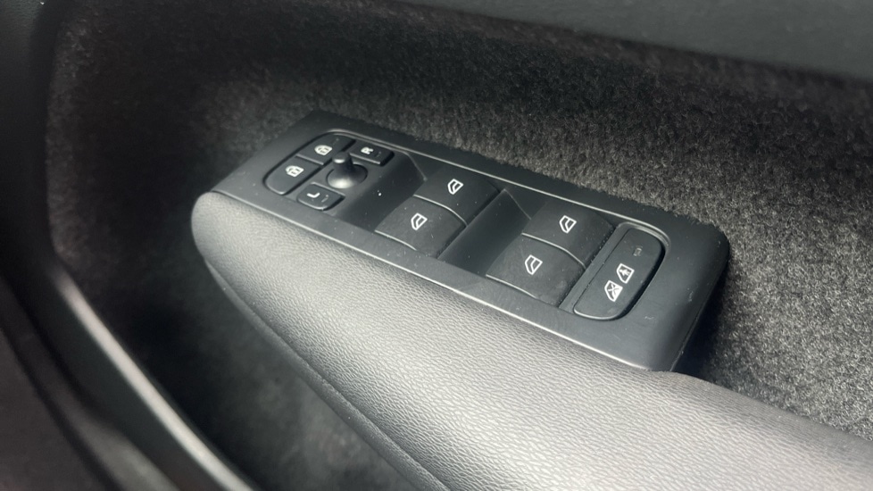 Used Volvo XC40 2023 for sale - 76609640: Photo 20