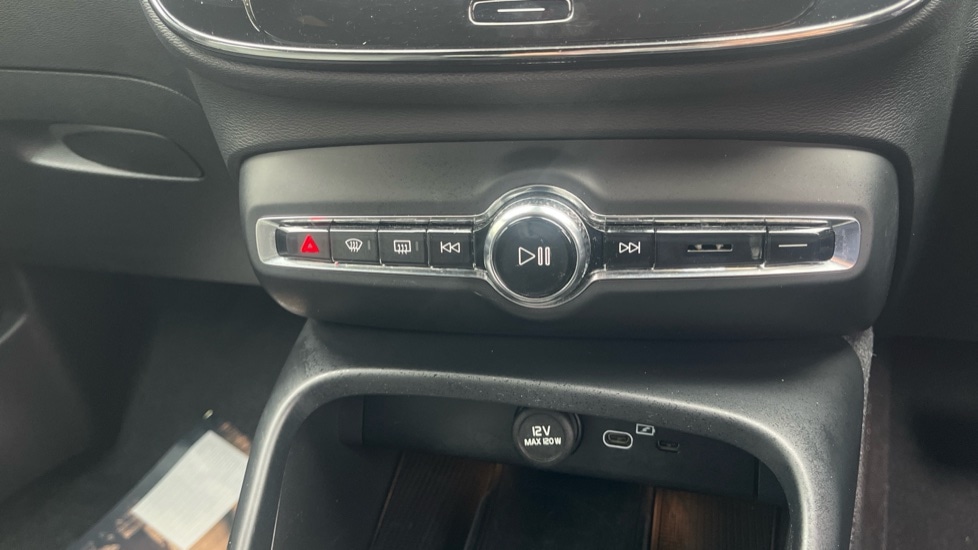 Used Volvo XC40 2023 for sale - 76609640: Photo 23