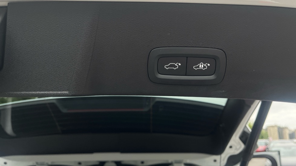 Used Volvo XC40 2023 for sale - 76609640: Photo 34