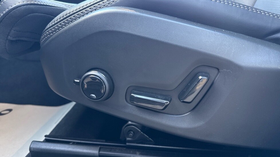 Used Volvo XC60 2025 for sale - 76568114: Photo 38