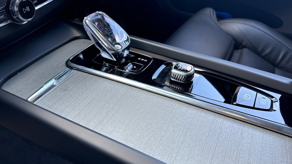 Used Volvo XC60 2025 for sale - 76568114: Photo 41