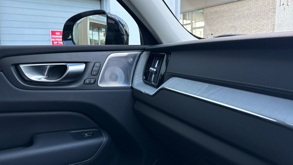 Used Volvo XC60 2025 for sale - 76568114: Photo 44