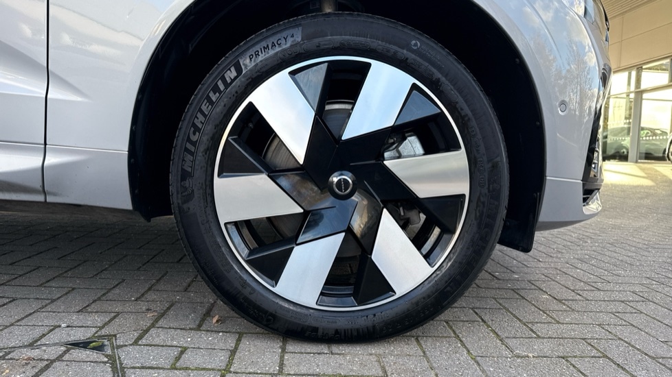 Used Volvo XC60 2025 for sale - 76568114: Photo 9