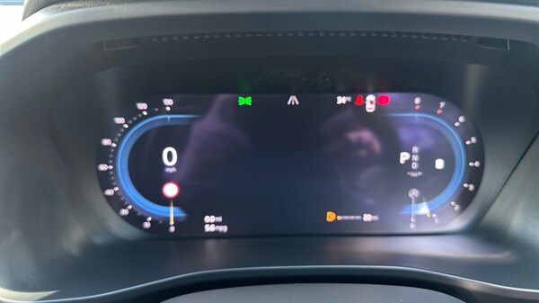 Used Volvo XC40 2023 for sale - 75815395: Photo 11