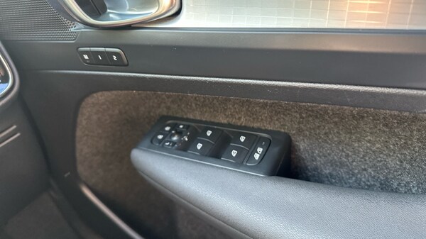 Used Volvo XC40 2023 for sale - 75815395: Photo 17