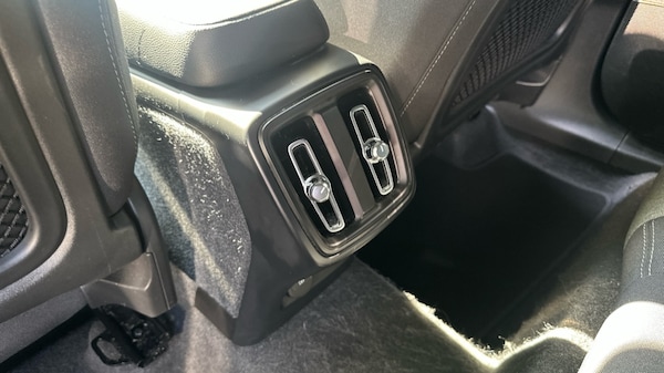 Used Volvo XC40 2023 for sale - 75815395: Photo 26