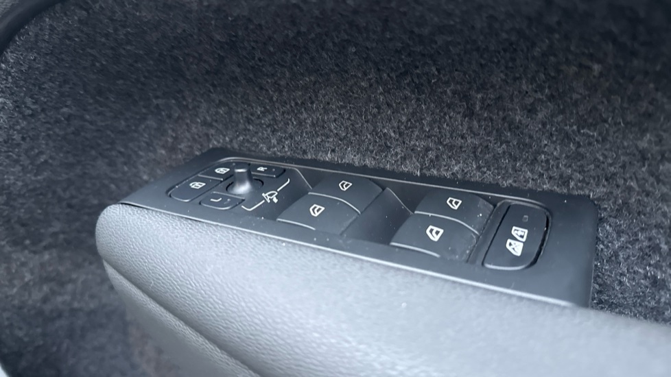 Used Volvo XC40 2024 for sale - 77063389: Photo 29