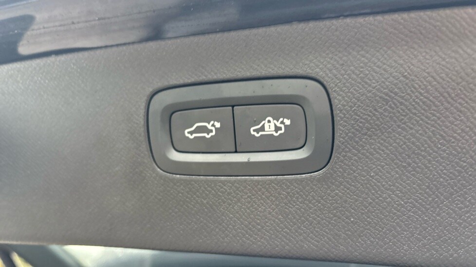 Used Volvo XC90 2025 for sale - 77982982: Photo 35