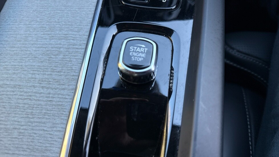 Used Volvo XC60 2025 for sale - 76438099: Photo 24