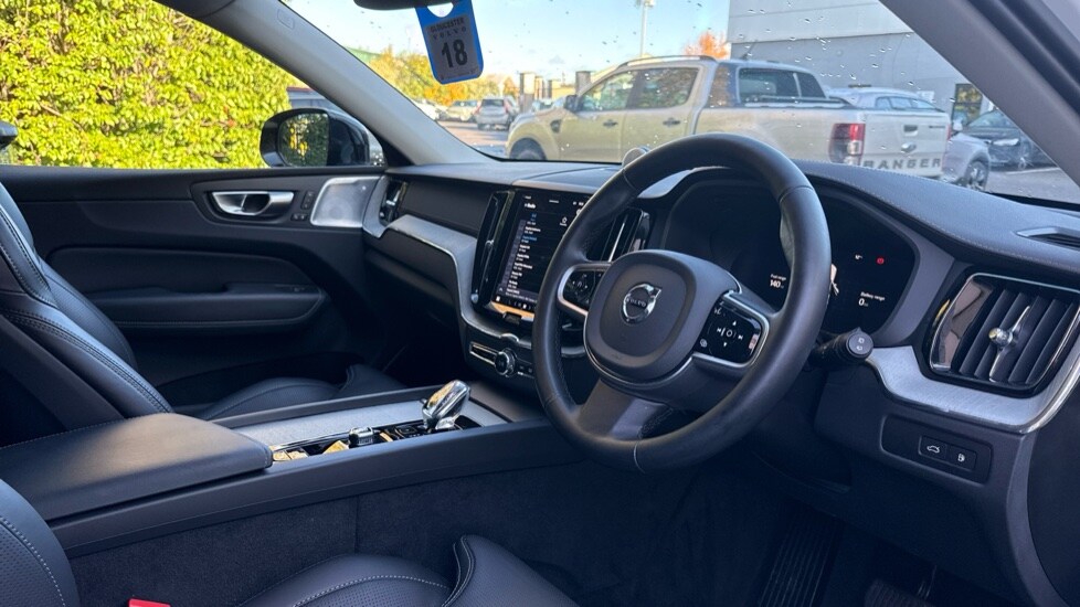 Used Volvo XC60 2025 for sale - 76438099: Photo 4