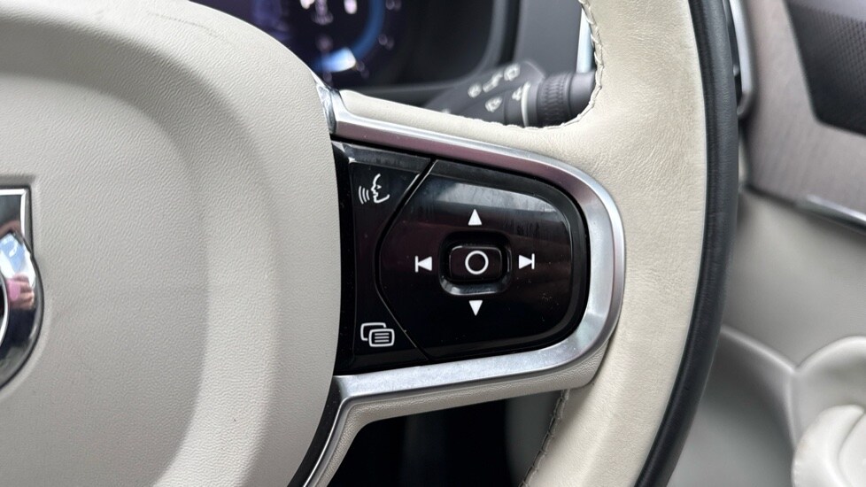 Used Volvo XC90 2022 for sale - 77531996: Photo 37