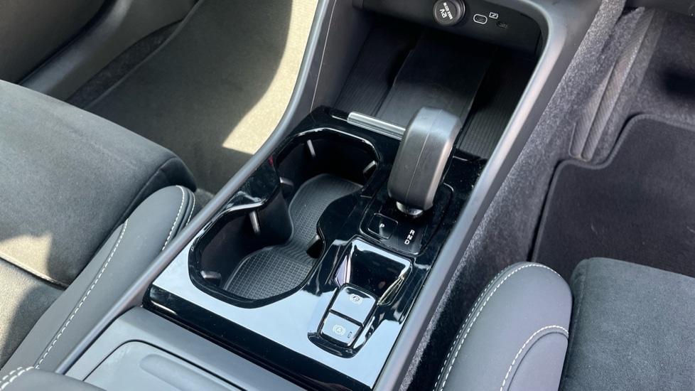 Used Volvo XC40 2024 for sale - 76533847: Photo 24