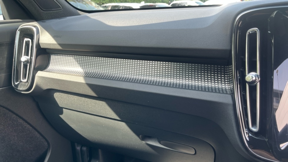 Used Volvo XC40 2024 for sale - 76533847: Photo 38