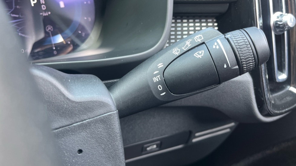 Used Volvo XC40 2024 for sale - 76533847: Photo 40