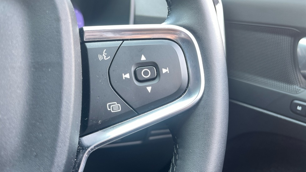 Used Volvo XC40 2024 for sale - 76533847: Photo 41