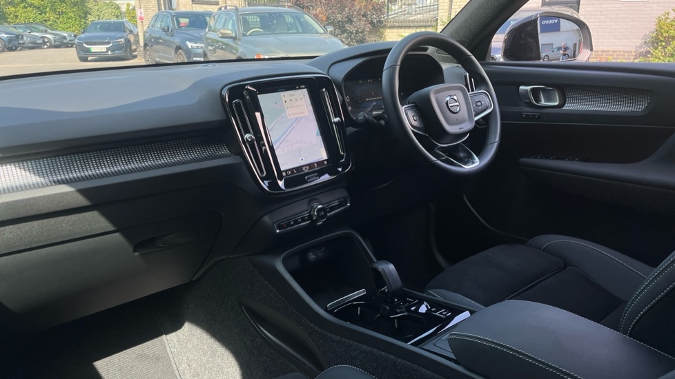 Used Volvo XC40 2024 for sale - 76533847: Photo 46