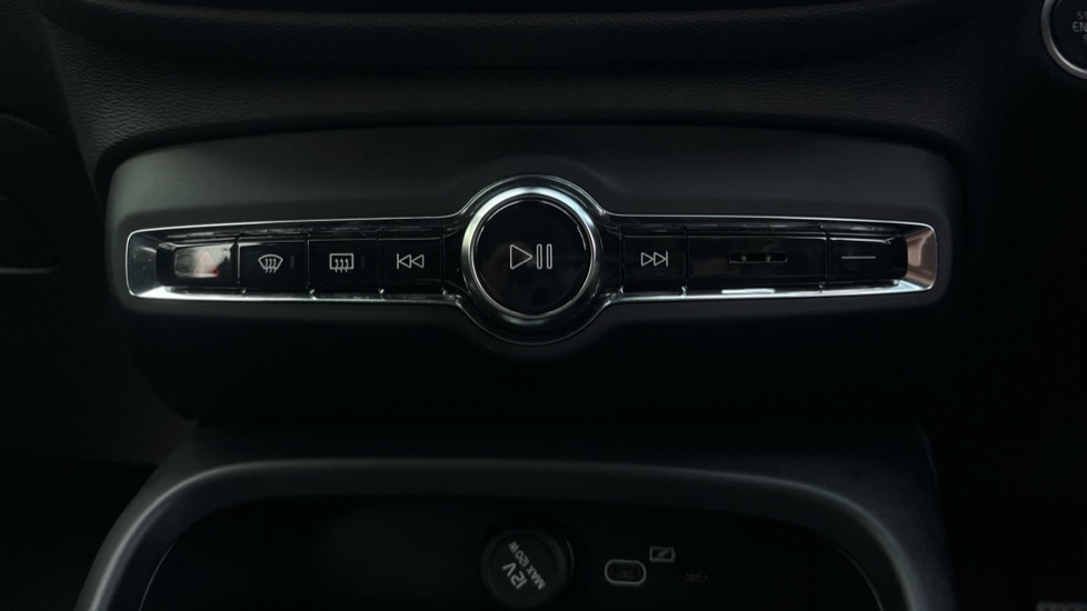 Used Volvo XC40 2024 for sale - 76533847: Photo 47