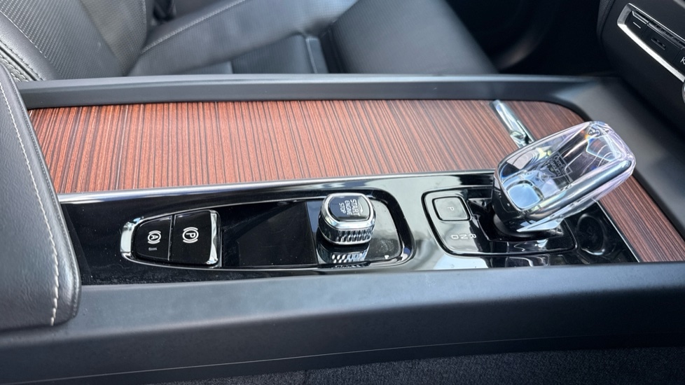 Used Volvo XC60 2024 for sale - 77307459: Photo 38