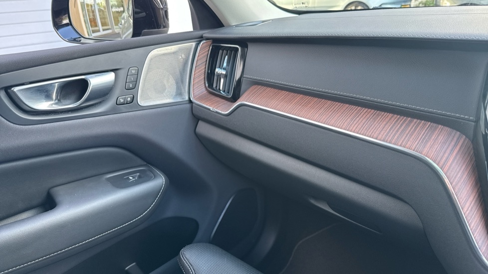 Used Volvo XC60 2024 for sale - 77307459: Photo 41
