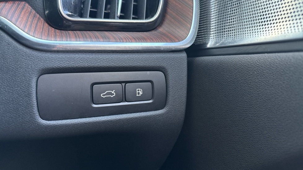 Used Volvo XC60 2024 for sale - 77307459: Photo 43