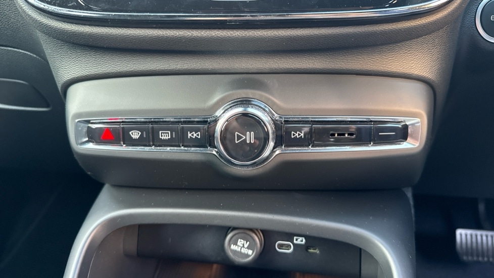 Used Volvo XC40 2023 for sale - 76092158: Photo 33