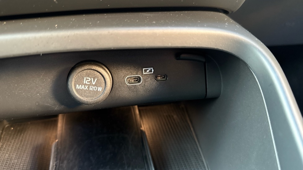 Used Volvo XC40 2023 for sale - 76092158: Photo 38