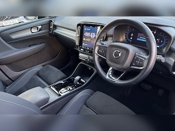 Used Volvo XC40 2023 for sale - 76092158: Photo 4