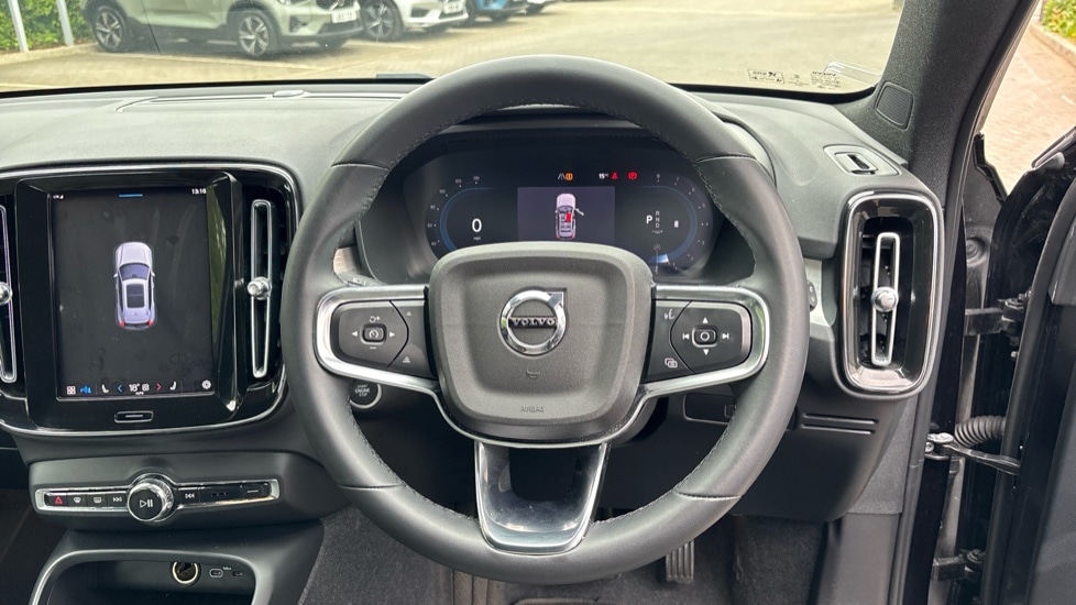 Used Volvo XC40 2023 for sale - 76523506: Photo 10