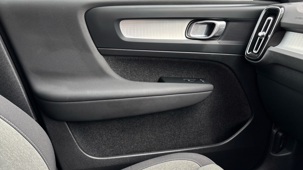 Used Volvo XC40 2023 for sale - 76523506: Photo 25