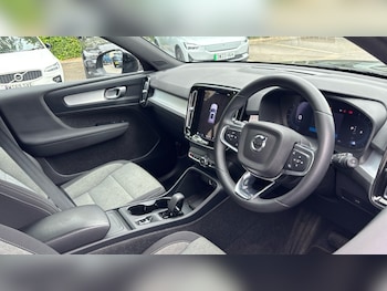 Used Volvo XC40 2023 for sale - 76523506: Photo