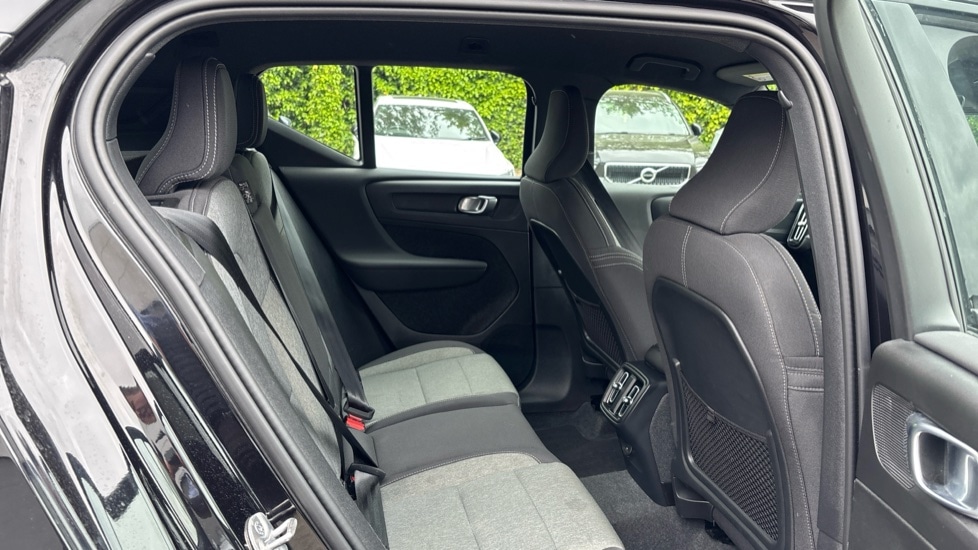 Used Volvo XC40 2023 for sale - 76523506: Photo 6