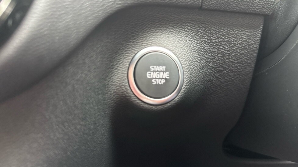 Used Volvo XC40 2025 for sale - 76066949: Photo 14