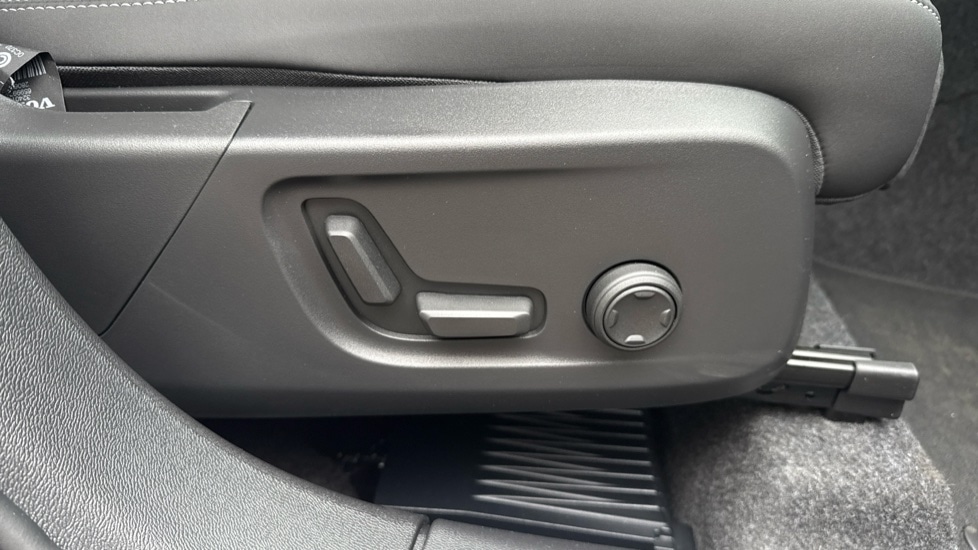 Used Volvo XC40 2025 for sale - 76066949: Photo 21