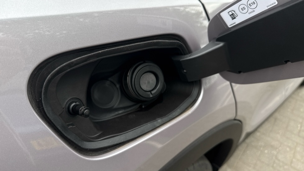 Used Volvo XC40 2025 for sale - 76066949: Photo 24