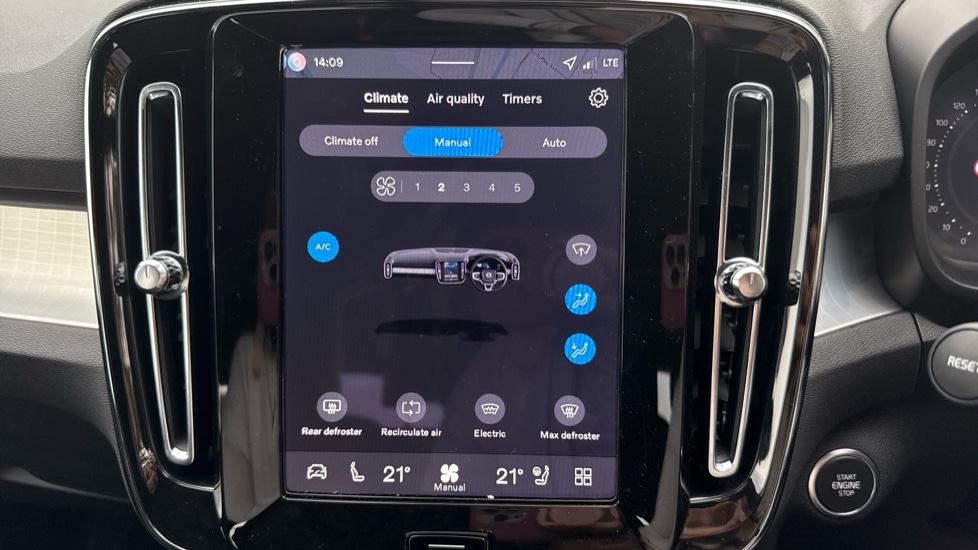 Used Volvo XC40 2025 for sale - 76066949: Photo 30