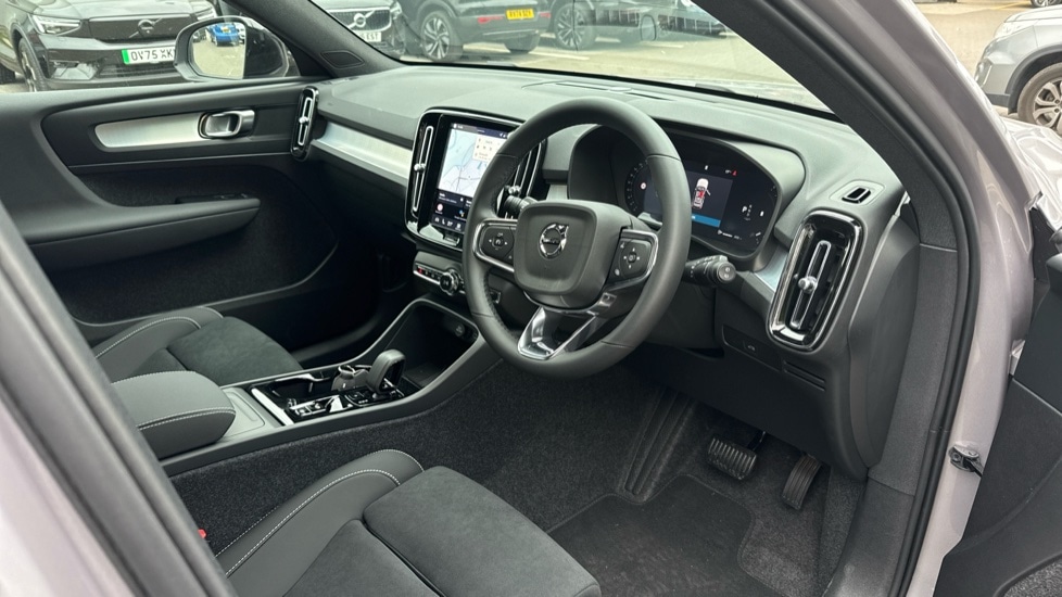 Used Volvo XC40 2025 for sale - 76066949: Photo 4