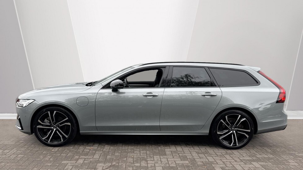 Used Volvo V90 2025 for sale - 76015032: Photo 3