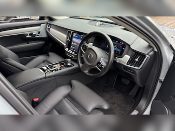 Used Volvo V90 2025 for sale - 76015032: Photo