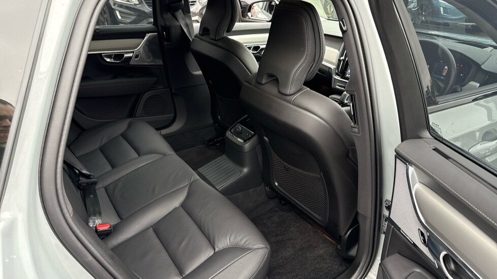 Used Volvo V90 2025 for sale - 76015032: Photo 6