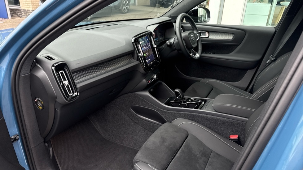 Used Volvo XC40 2024 for sale - 78022199: Photo 18
