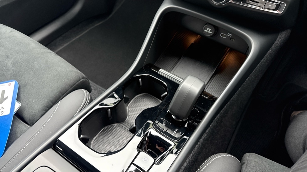 Used Volvo XC40 2024 for sale - 78022199: Photo 33