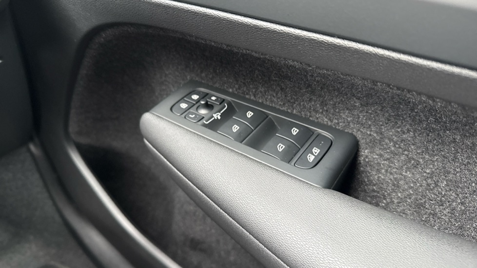 Used Volvo XC40 2024 for sale - 78022199: Photo 41