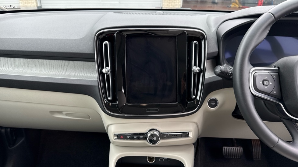 Used Volvo XC40 2025 for sale - 75796827: Photo 12