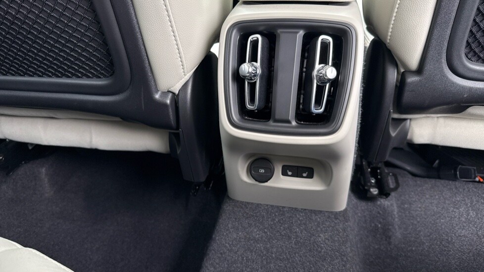 Used Volvo XC40 2025 for sale - 75796827: Photo 27